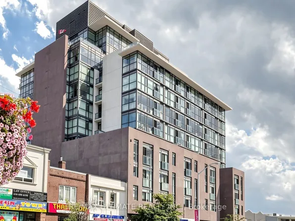 2055 Danforth Ave #404, Toronto, ON M4C 1J8