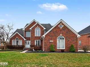 17252 Muirfield Dr, Macomb, MI