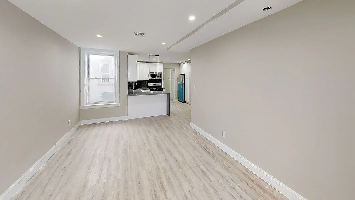 1909 Avenue M — Photo 1