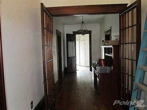 2nd image of 106 Richmond Ave