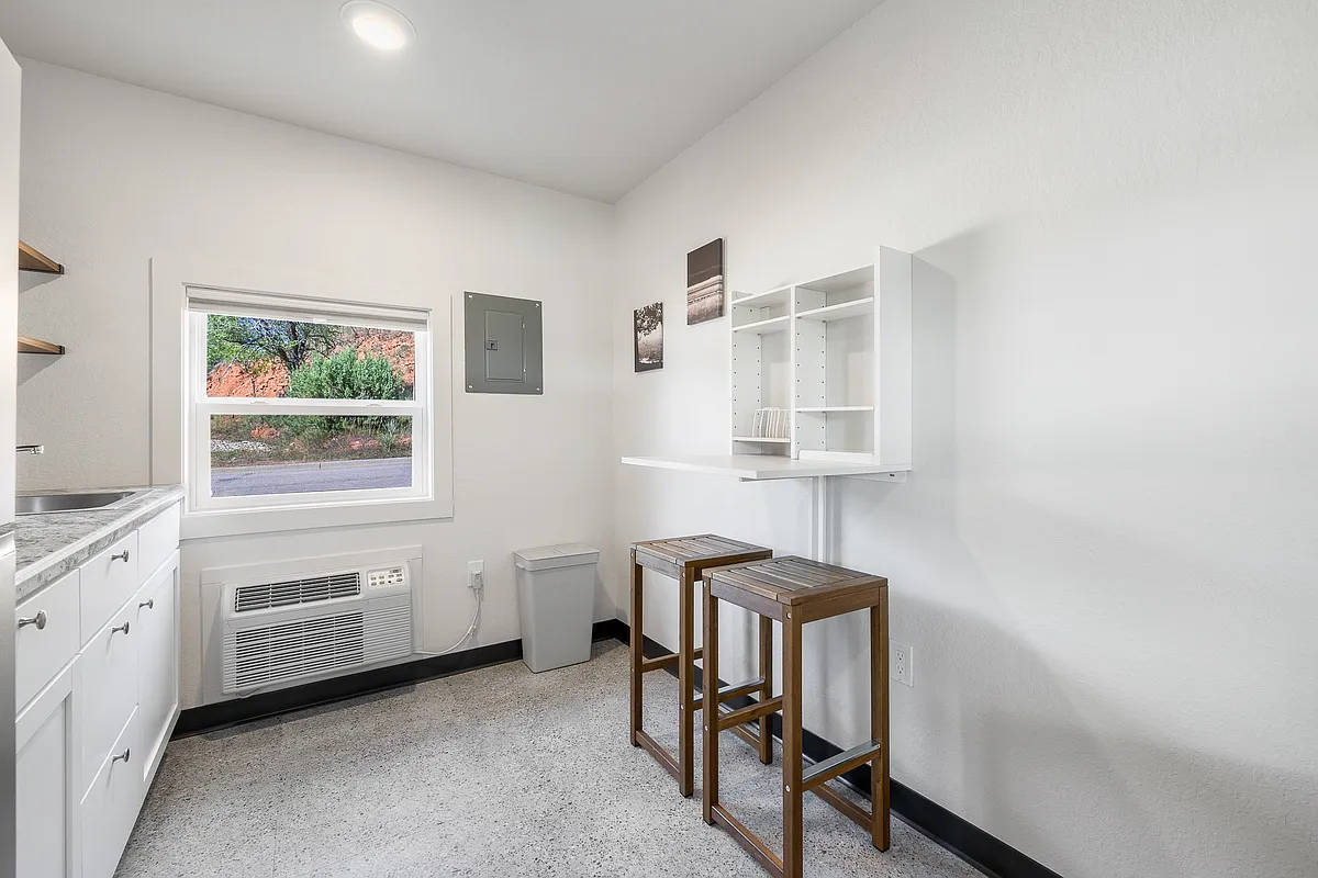 Building Photo - 1145 Sherman St #6