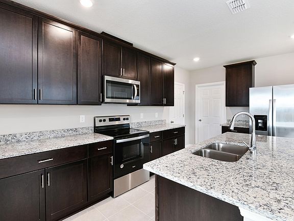 3rd image of 5262 Meredrew Ln