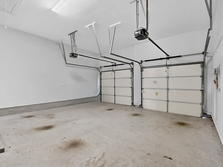 5901 The Esplanade Dr — Photo 45