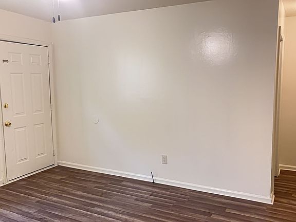 3rd image of 2033 Fallsdale Dr APT 2