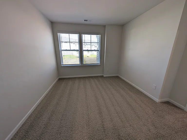 1662 Hallview Ct — Photo 12