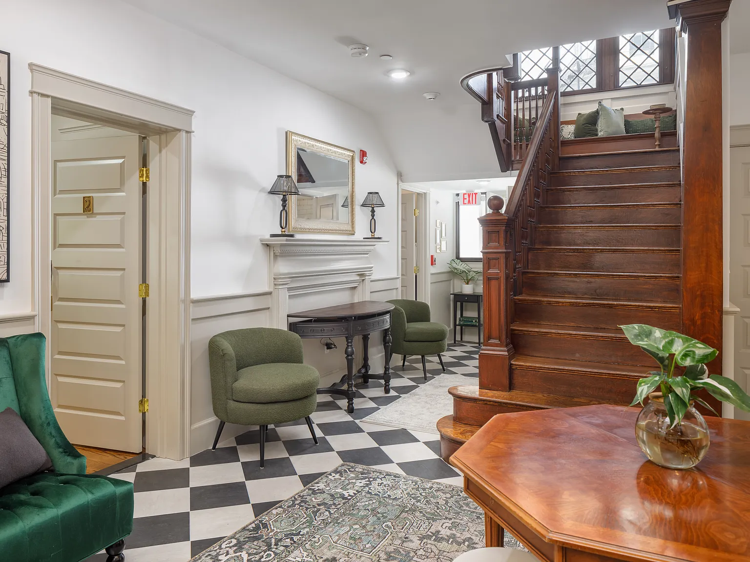 1 bed, 5550 sqft, $2,400 — Photo 3