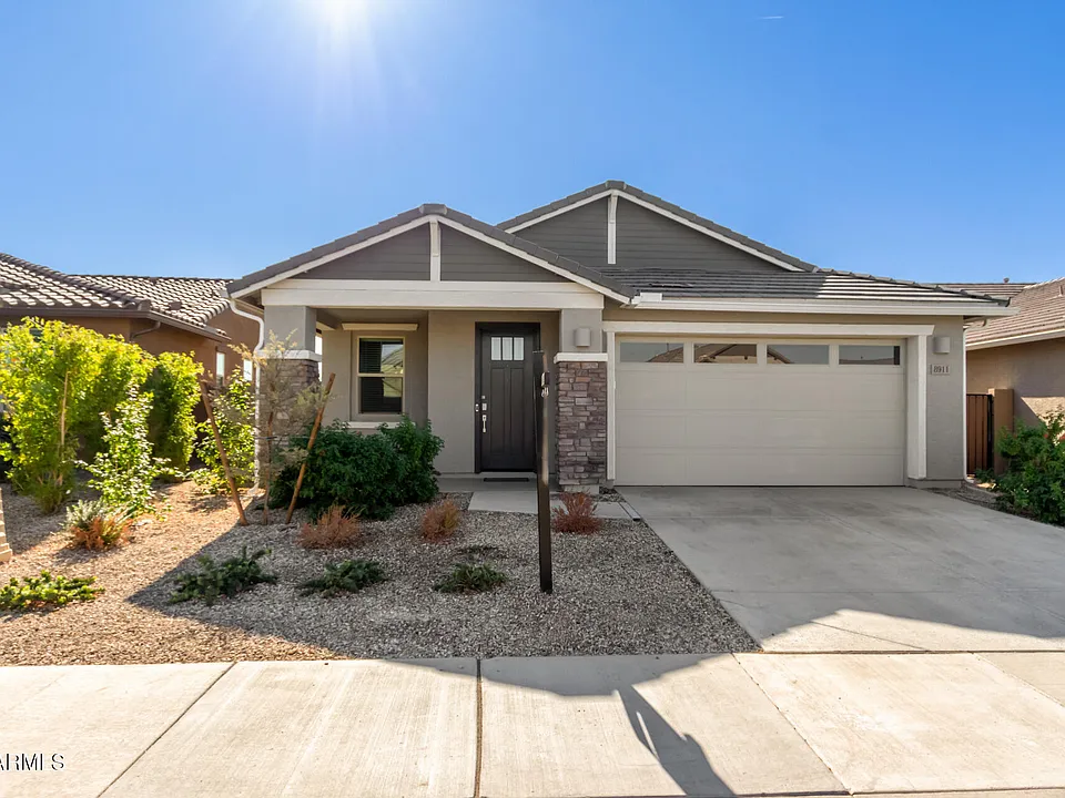 8911 W Solano Dr