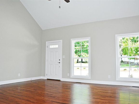 2nd image of 134 Ramsey St NE