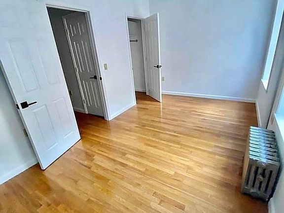 5th image of 215 E 76th St Front 2
