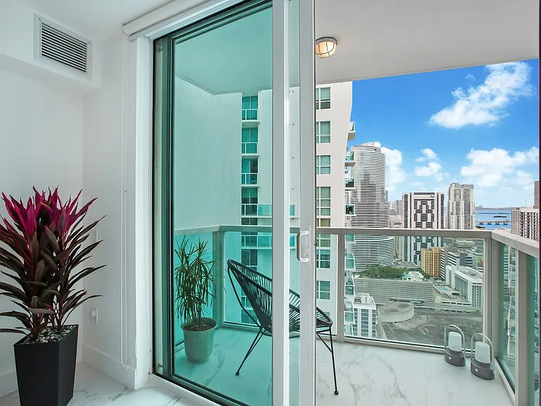 41 SE 5th St #2109 — Photo 14