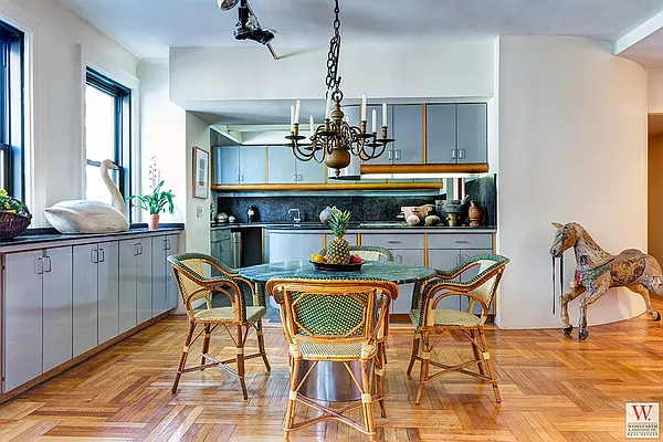 Sold by Wohlfarth & Associates Inc | media 2