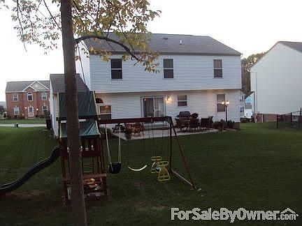 Family Room off of Kitchen
						:
						Plenty of room. Includes gas fireplace