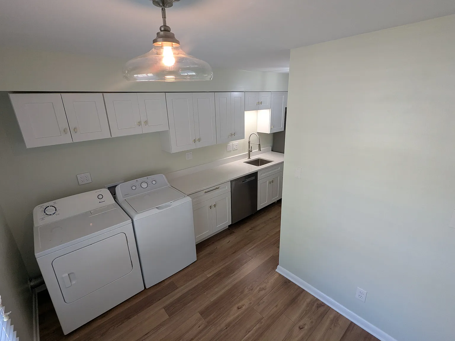 3 bed, 2.5 bath, 1536 sqft, $1,950 — Photo 3