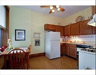 3rd image of 1021 N Hoyne Ave #3A