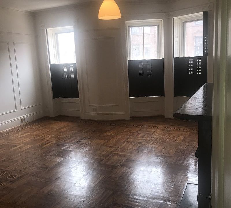 1st image of 109 Jefferson Ave