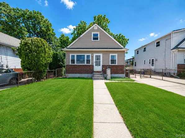 124 Washington Avenue, Valley Stream, NY 11580