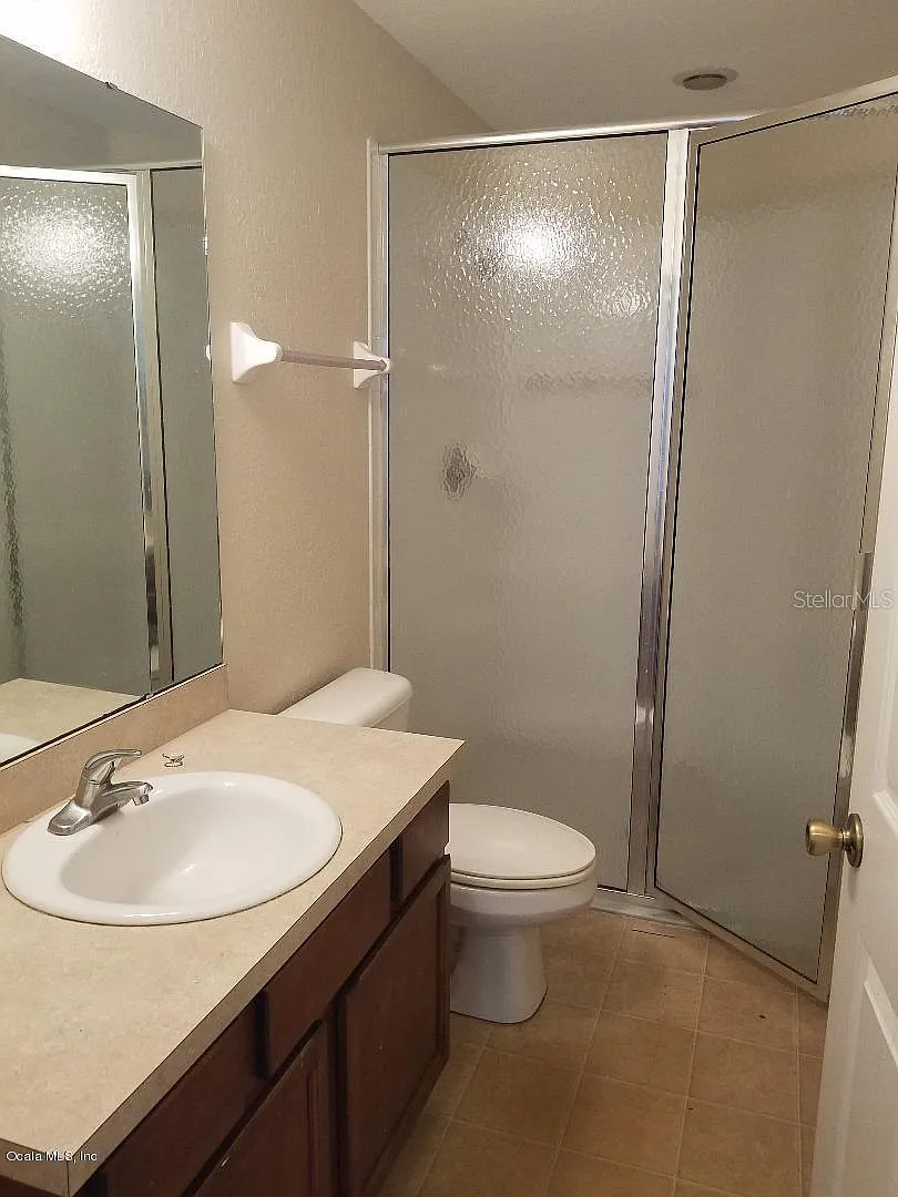 1935 SW 31st Ave - 102 — Photo 2
