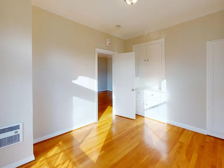 1690 N Point St — Photo 15