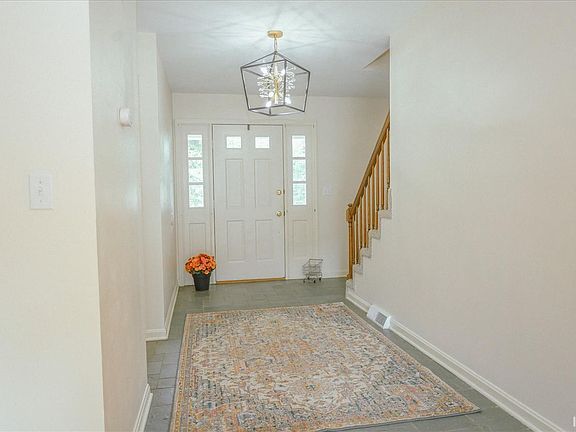 4th image of 7577 Nottingham Dr