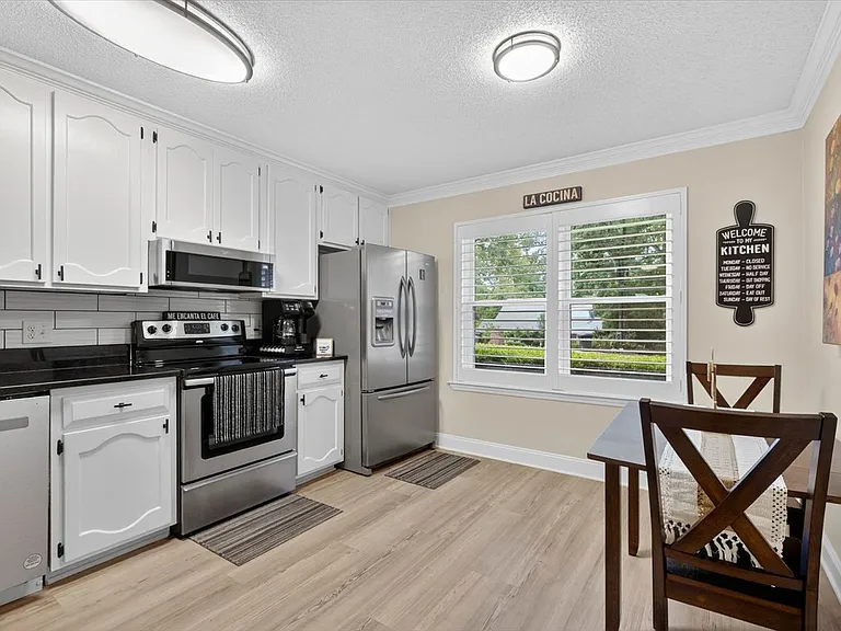 3520 Clifden Dr — Photo 49