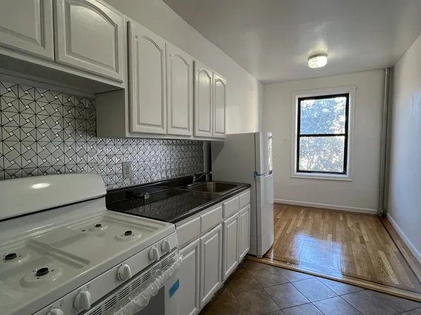 (undisclosed Address), Bronx, NY 10467