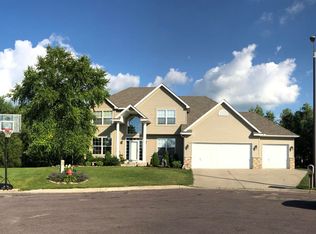 1207 18th Ave Ct NW, Faribault, MN 55021