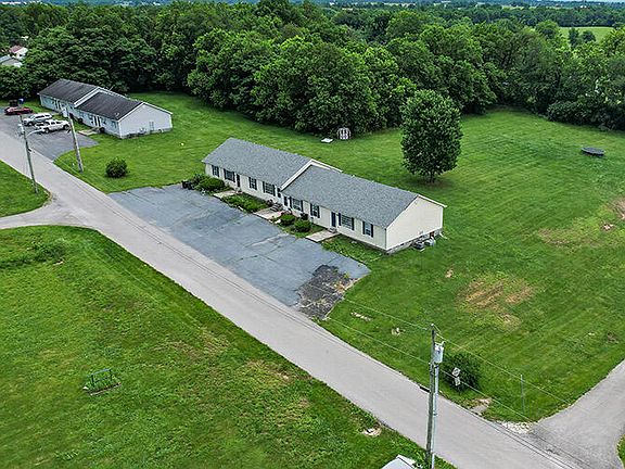 2nd image of 100 Murphy Ln