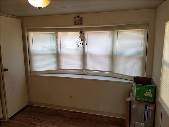 4th image of 53 Tidd Ave