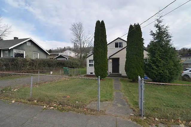 16th Ave S — Photo 11