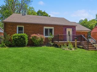 3935 Oxford St, Des Moines, IA 50313