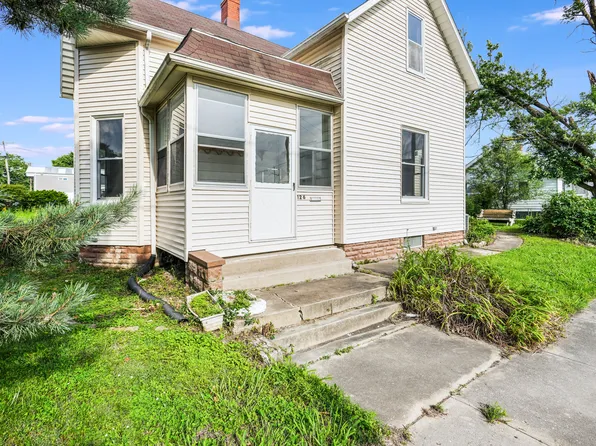 126 N Union St, Staunton, IL 62088