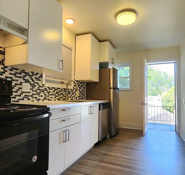 513 Margaret St — Photo 11