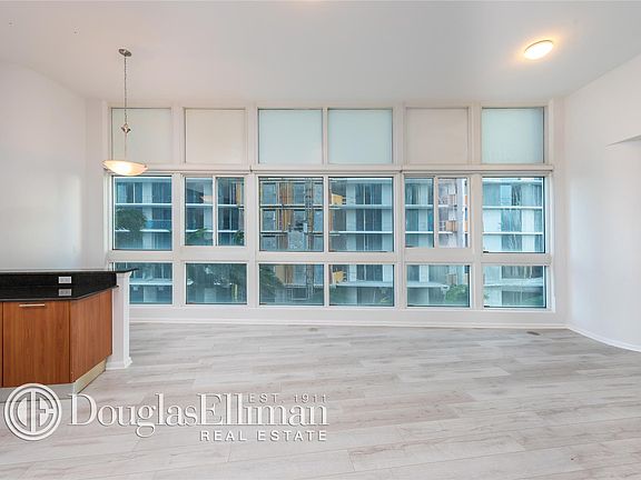 3rd image of 1800 N Bayshore Dr APT 411