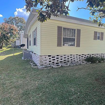 4th image of 3150 NE 36th Ave #384
