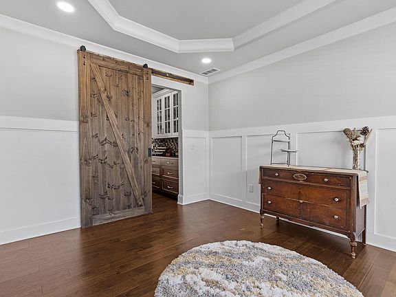 5th image of 7418 Hollyhock Ln