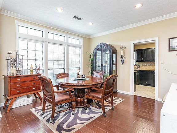 4th image of 8712 Twelve Oaks Ln