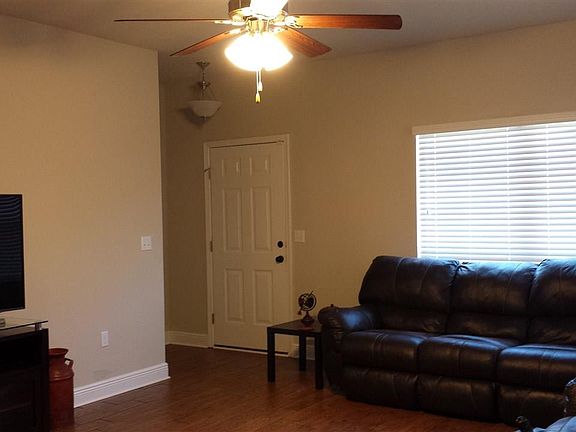 3rd image of 2446 Redford Dr