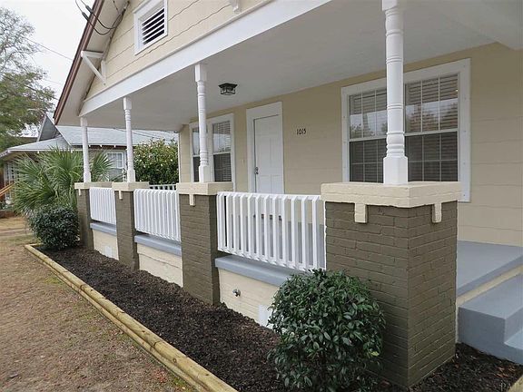 2nd image of 1015 W Gregory St