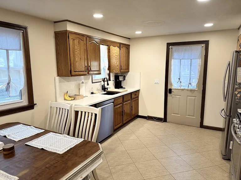 413 N Cary St — Photo 5