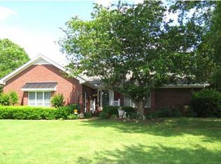 1930 Charlotte Ct, Florence, AL 35630