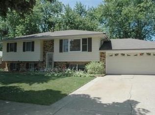 9522 Arthur St, Crown Point, IN 46307