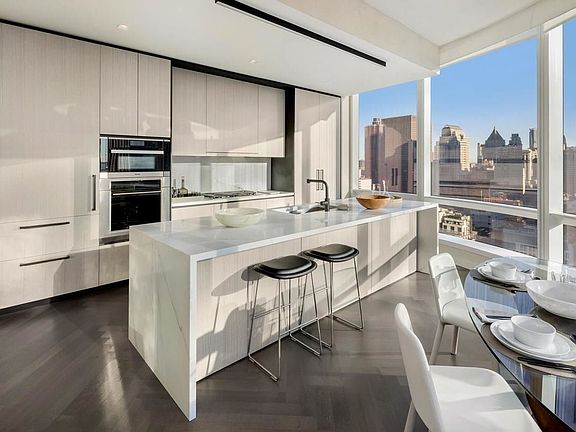 2nd image of 111 Murray St #28B
