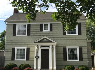 354 Jefferson Ave, Elgin, IL 60120