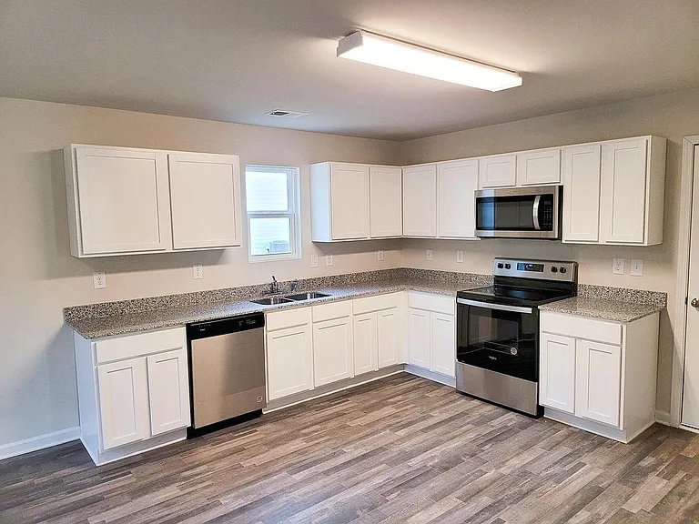 258 Indian River Dr — Photo 2