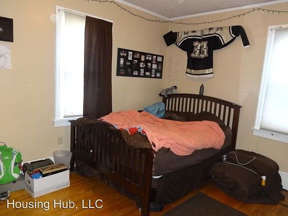 3rd image of 522 Smith Ave S