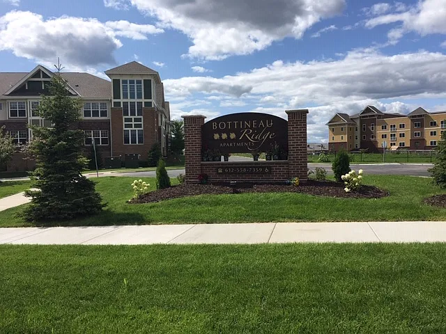 Bottineau Ridge Apartments — Photo 30