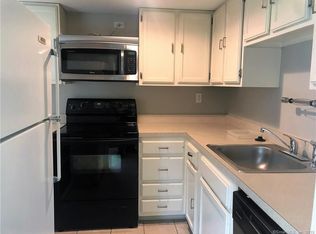 16 Pine Orchard Rd APT 27, Branford, CT 06405