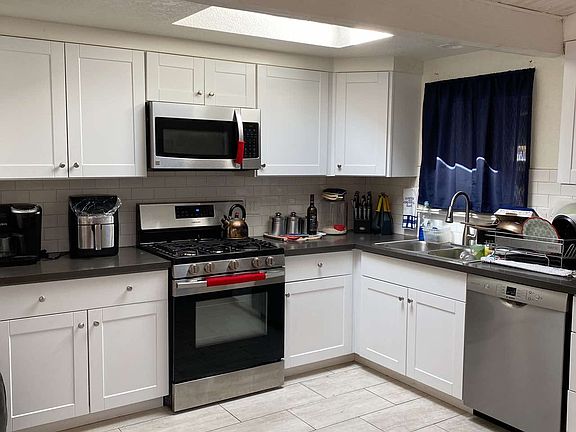 3rd image of 10200 Malaga Way