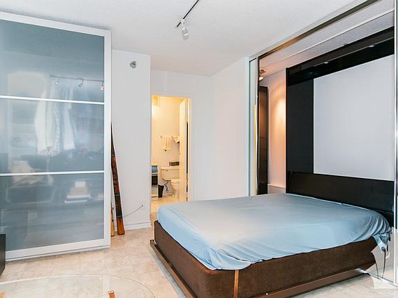 4th image of 1212 N La Salle Dr APT 1506