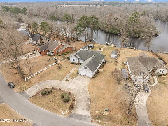 6th image of 108 Arbor Drive